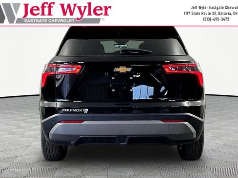 New 2026 Chevrolet Equinox LT w/ Convenience Package II FWD image 5