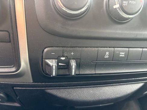 Used 2016 RAM 2500 SLT AWD/4WD image 16