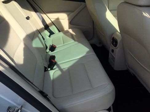 Used 2014 Volkswagen Tiguan SE AWD/4WD image 39