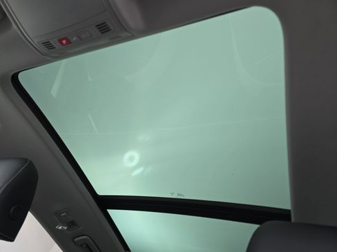 New 2026 Volkswagen Taos SE image 29