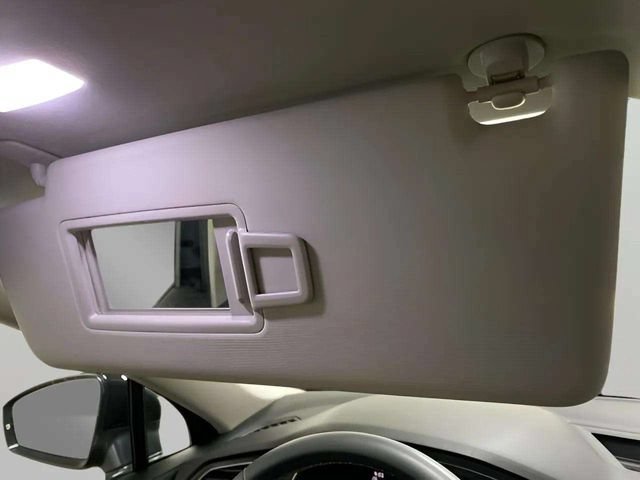 Used 2023 Volkswagen Tiguan SE w/ Panoramic Sunroof Package FWD image 60