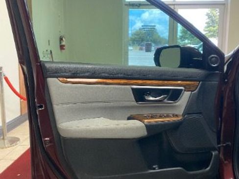 Used 2018 Honda CR-V EX image 9