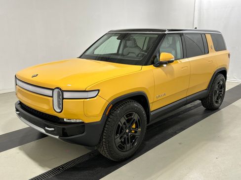 Used 2023 Rivian R1S Adventure AWD/4WD image 1