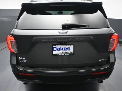 Used 2023 Ford Explorer XLT w/ Equipment Group 202A AWD/4WD image 35
