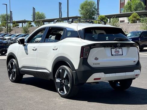 New 2026 Nissan Kicks SR FWD image 3