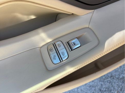 Used 2016 BMW 750i RWD image 43