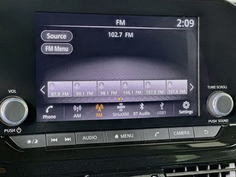 Used 2025 Nissan Pathfinder SV AWD/4WD image 21