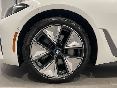 Used 2025 BMW i4 xDrive40i w/ Premium Package AWD/4WD image 7