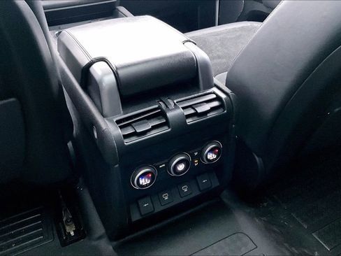 Used 2022 Land Rover Defender 90 Carpathian Edition image 29