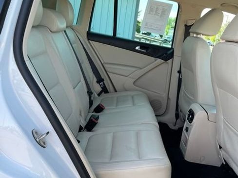 Used 2017 Volkswagen Tiguan Wolfsburg Edition FWD image 33