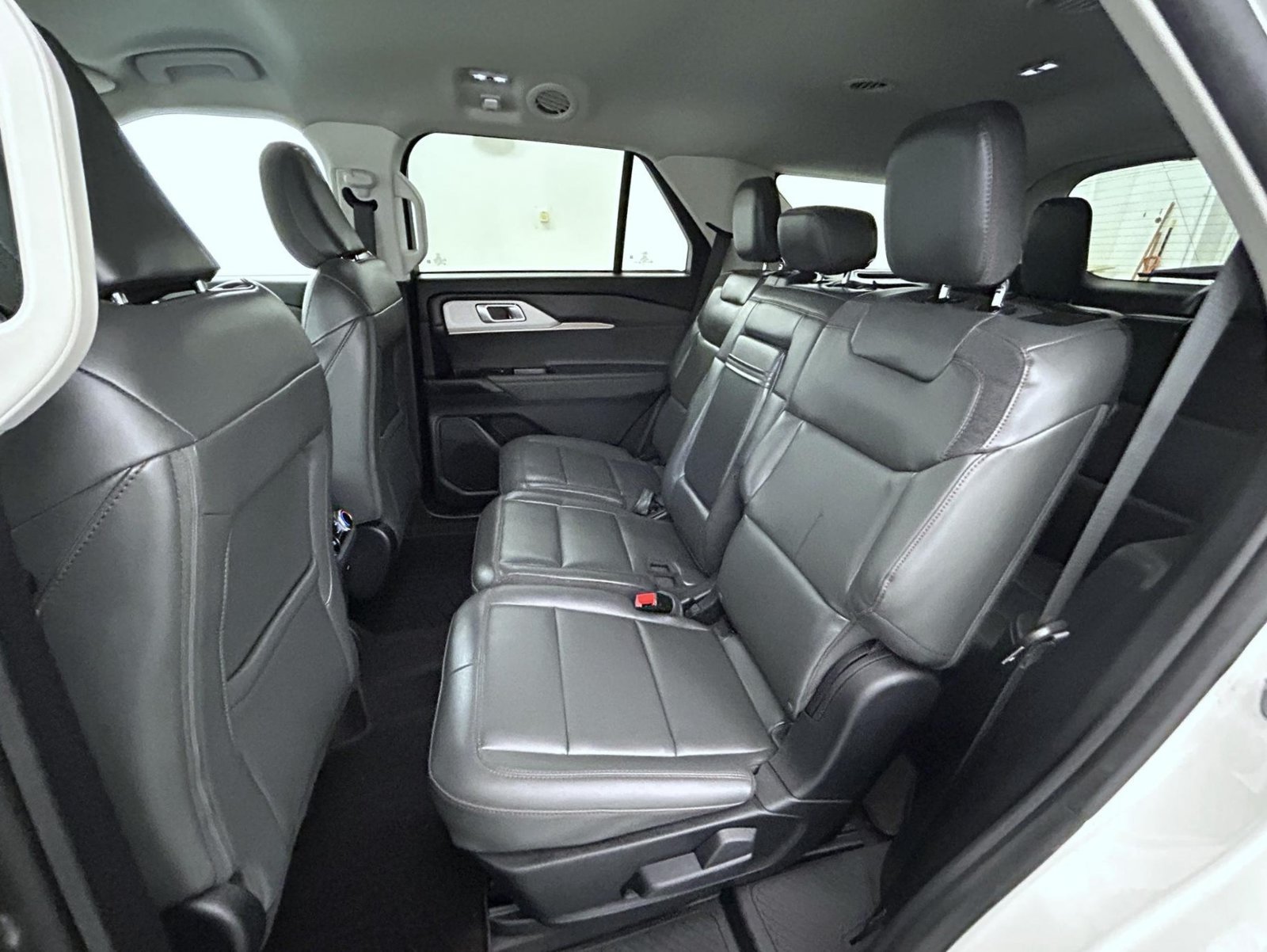 Used 2025 Ford Explorer Active w/ Active Comfort Package AWD/4WD image 21