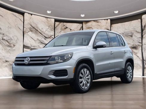 Used 2012 Volkswagen Tiguan S FWD image 2
