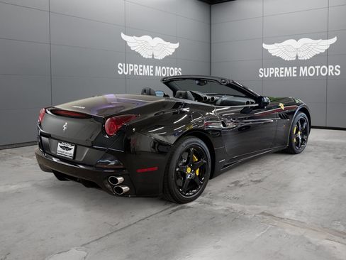 Used 2010 Ferrari California RWD image 5