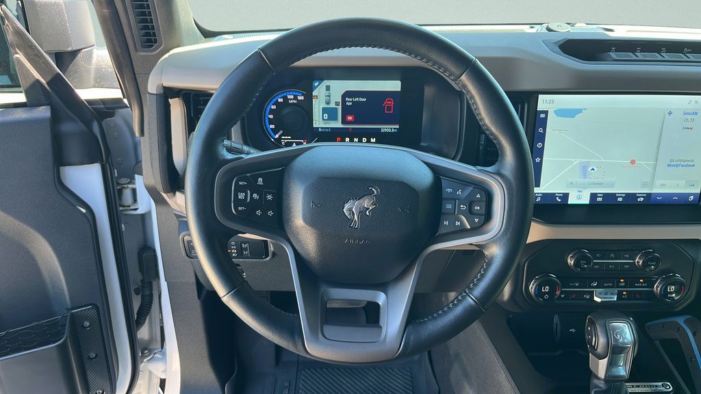 Used 2023 Ford Bronco Wildtrak AWD/4WD image 12