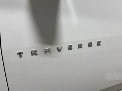 Used 2021 Chevrolet Traverse Premier image 26