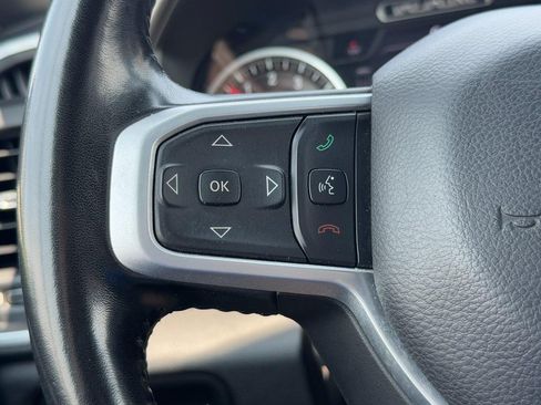 Used 2021 RAM 1500 4x4 Crew Cab image 18