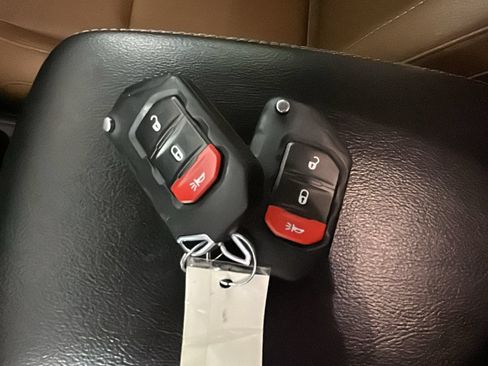 Used 2023 Jeep Wrangler Unlimited Sahara AWD/4WD image 23