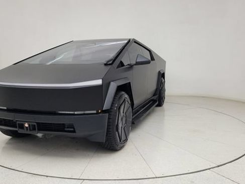 Used 2024 Tesla Cybertruck AWD Crew Cab image 3