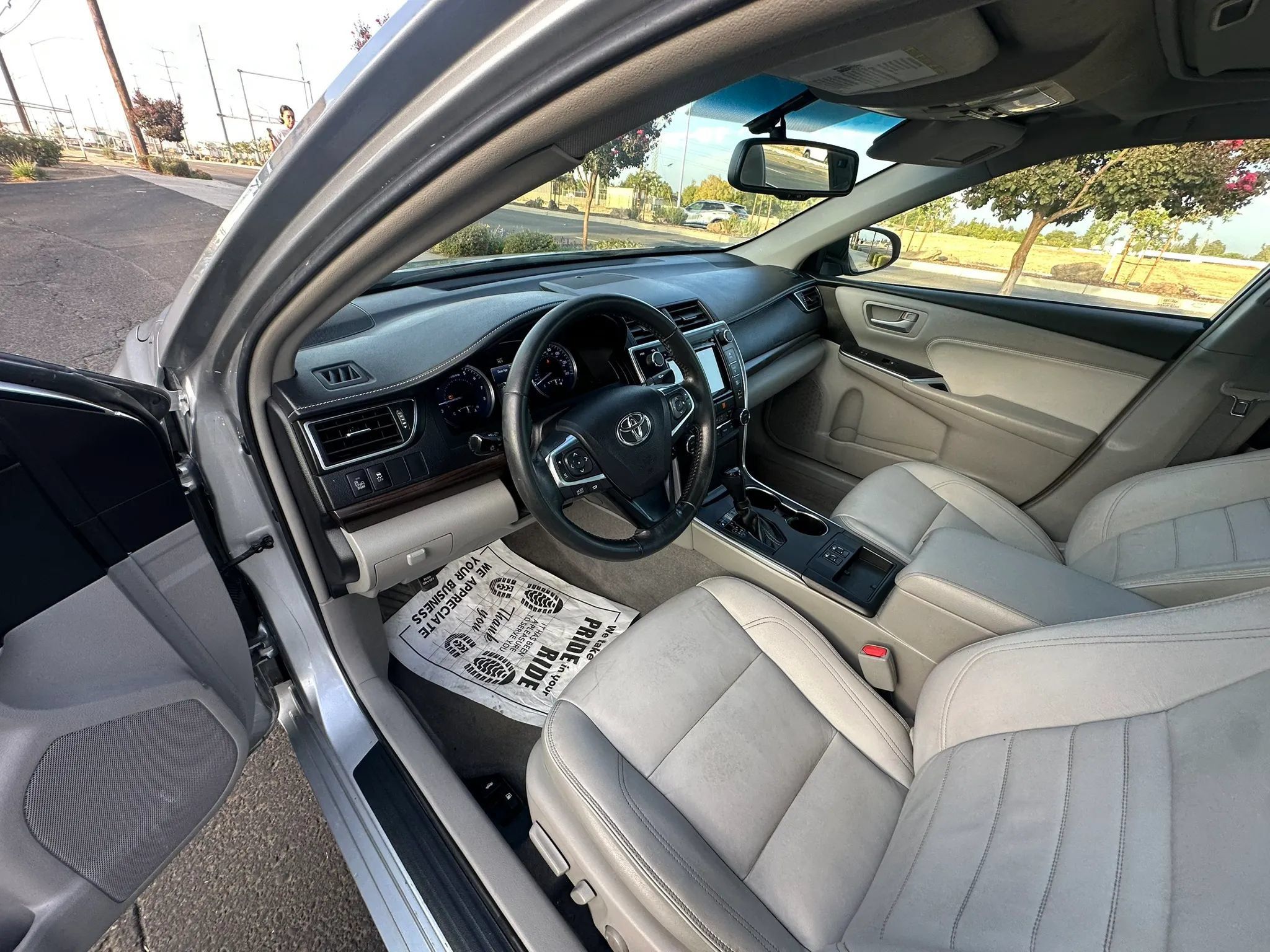 Used 2016 Toyota Camry XLE FWD image 31