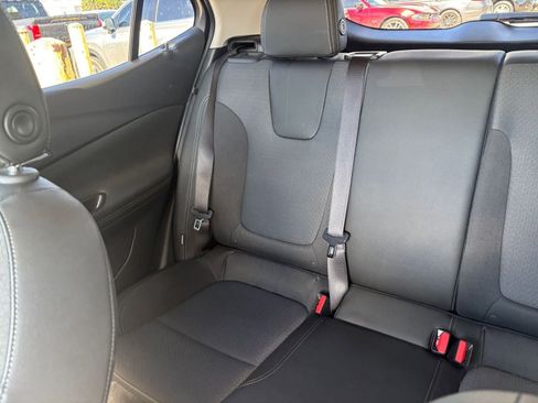 Used 2025 Buick Encore GX Preferred image 37