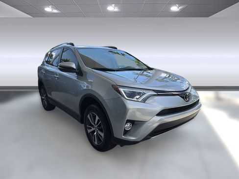Used 2018 Toyota RAV4 XLE FWD image 7