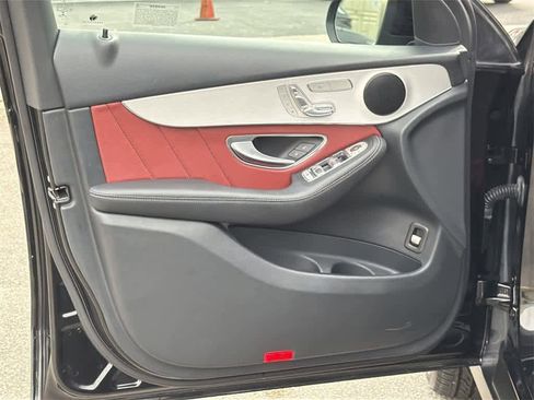 Used 2022 Mercedes-Benz GLC 300 4MATIC image 24