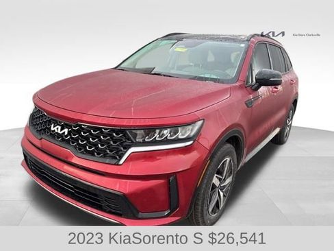 Used 2023 Kia Sorento S w/ Panoramic Sunroof Package image 4