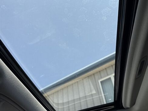 Used 2018 Cadillac Escalade Premium Luxury image 24