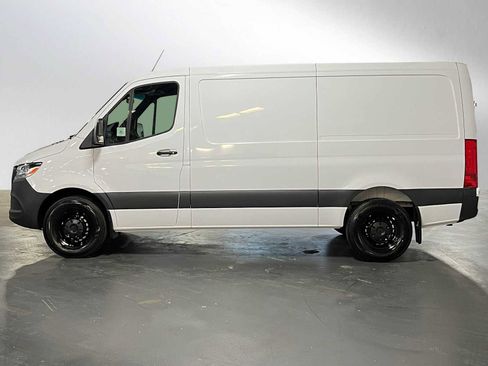 Used 2025 Mercedes-Benz Sprinter 2500 image 6