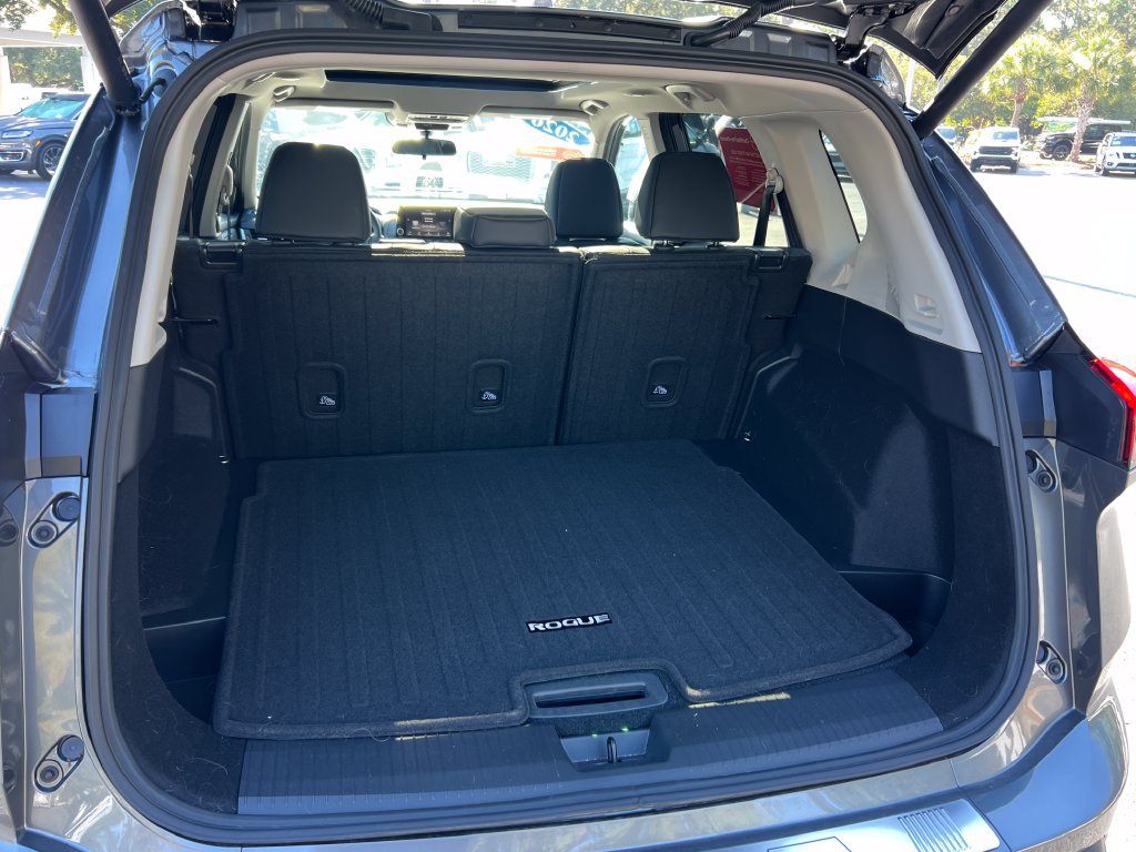 Used 2026 Nissan Rogue SV w/ SV Premium Package FWD image 13