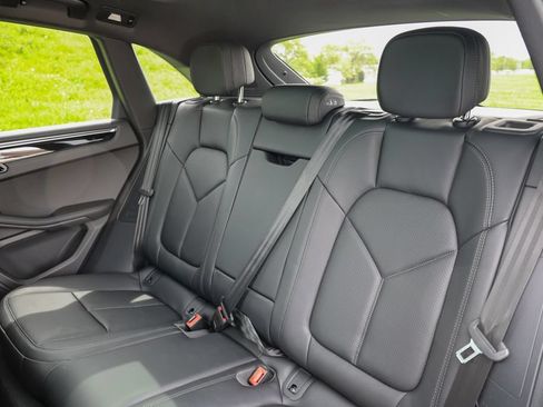 Certified 2026 Porsche Macan AWD/4WD image 38