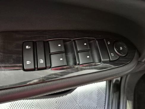 Used 2017 Buick Enclave Leather image 18