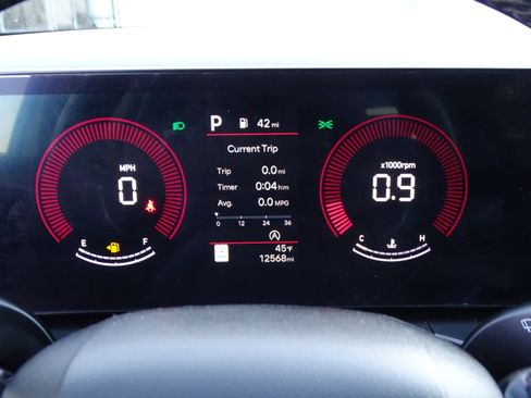 Used 2025 Hyundai Santa Fe SE image 8