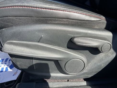 Used 2017 Jeep Cherokee Trailhawk image 12