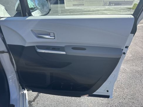 New 2025 Toyota Sienna XLE image 37