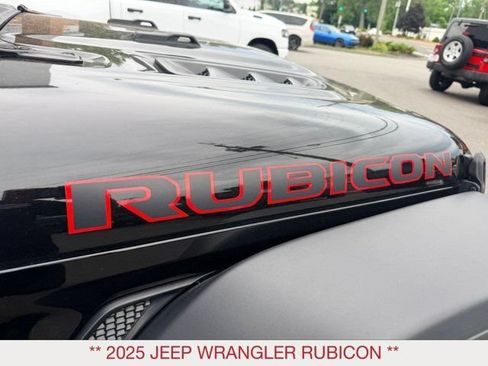Certified 2025 Jeep Wrangler Unlimited Rubicon AWD/4WD image 10