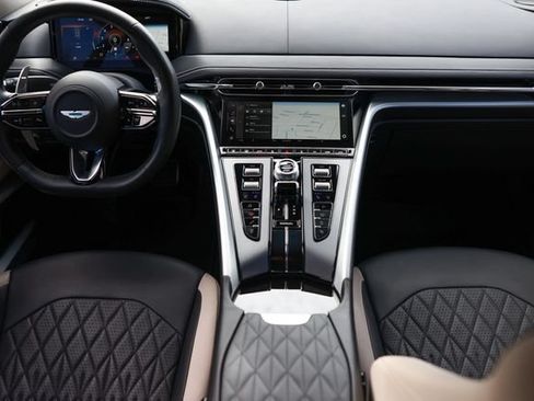 Used 2024 Aston Martin DB12 Coupe RWD image 2