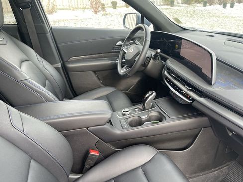 Certified 2024 Cadillac XT4 Sport w/ Cold Weather Package image 40