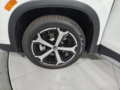 New 2026 Volkswagen Tiguan SE AWD/4WD image 25