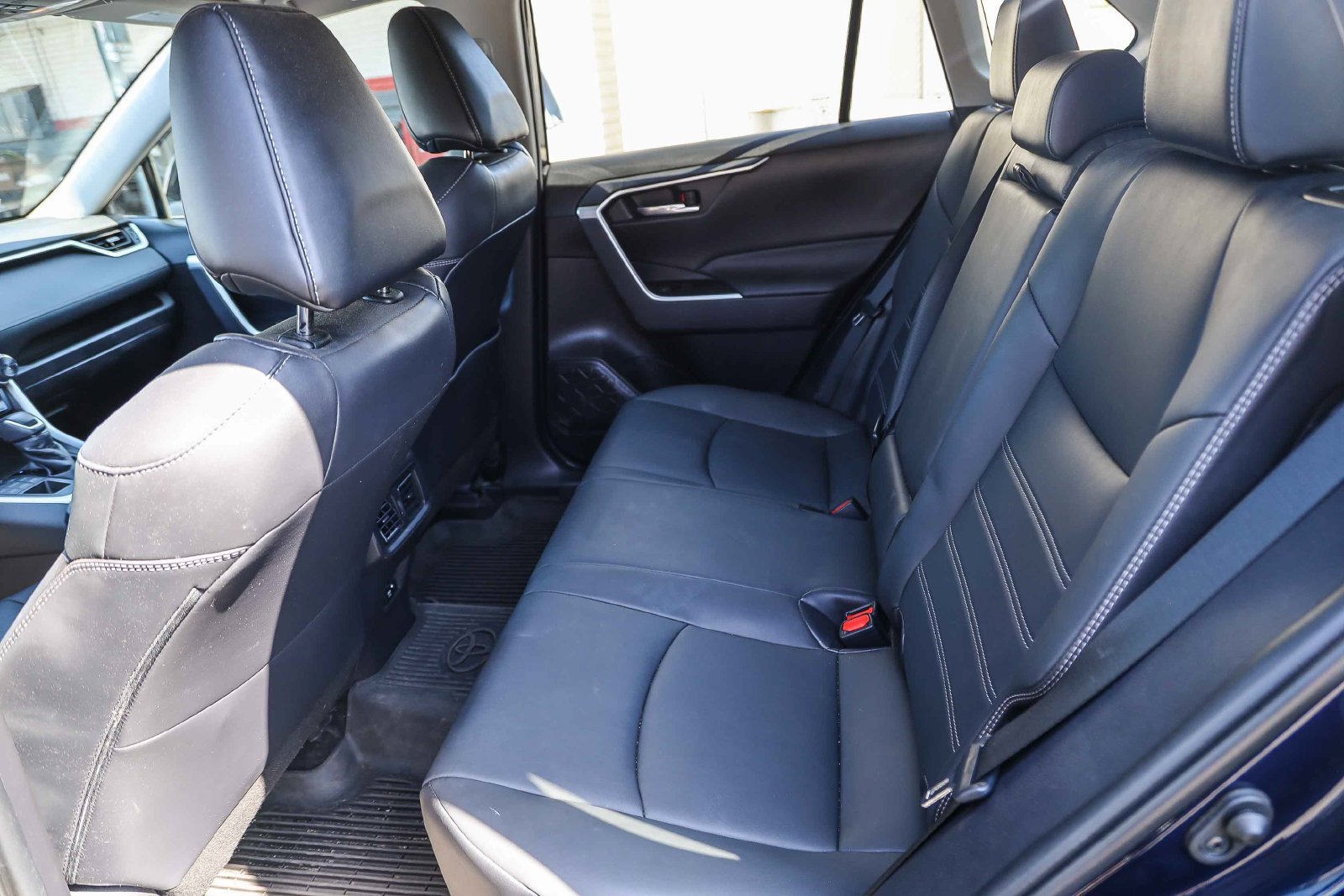 Certified 2021 Toyota RAV4 XLE Premium AWD/4WD image 17