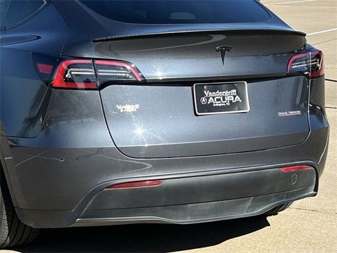 Used 2023 Tesla Model Y Long Range image 7