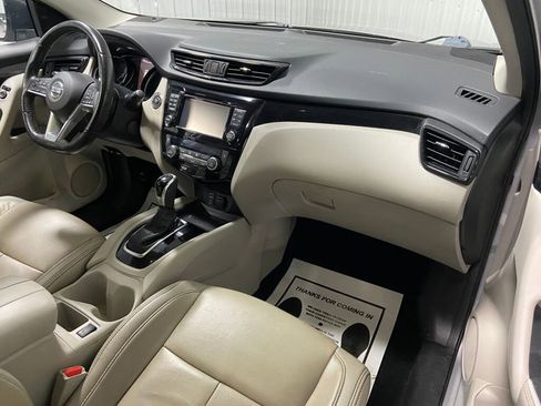 Used 2018 Nissan Rogue Sport SV w/ SV Technology Package image 7