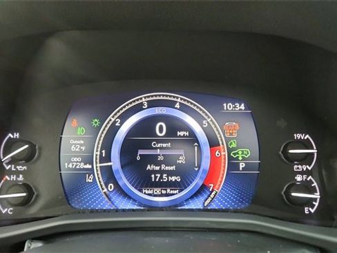 Used 2023 Lexus LX 600 4WD w/ Luxury Package image 39