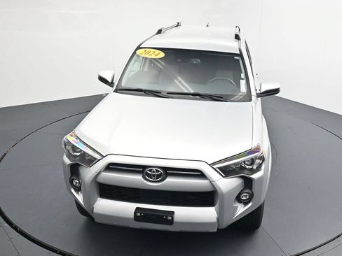 Used 2024 Toyota 4Runner SR5 AWD/4WD image 22