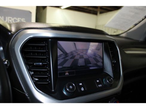 Used 2023 GMC Acadia SLT image 39
