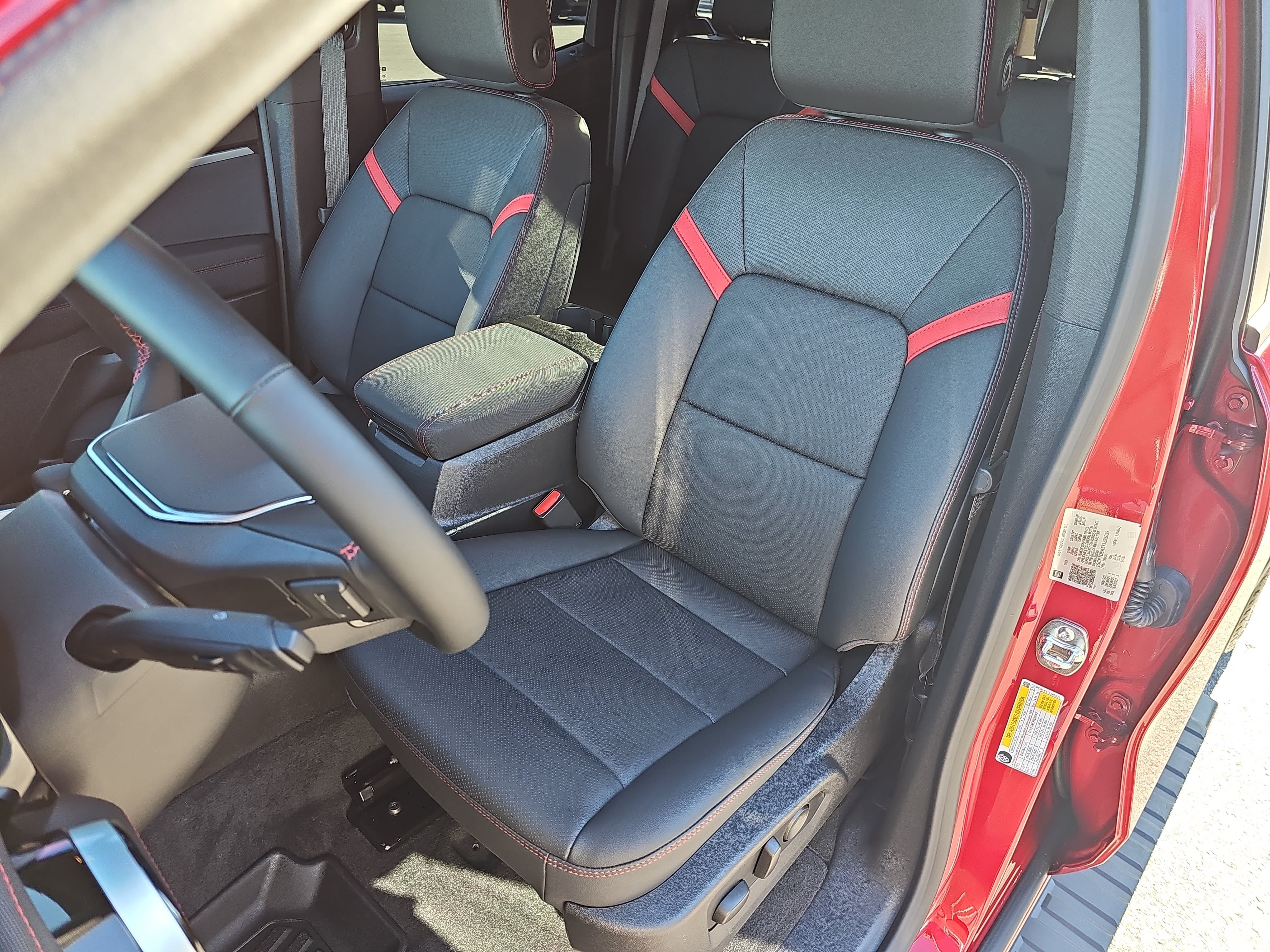 Used 2026 Chevrolet Colorado Z71 w/ Technology Package AWD/4WD image 16