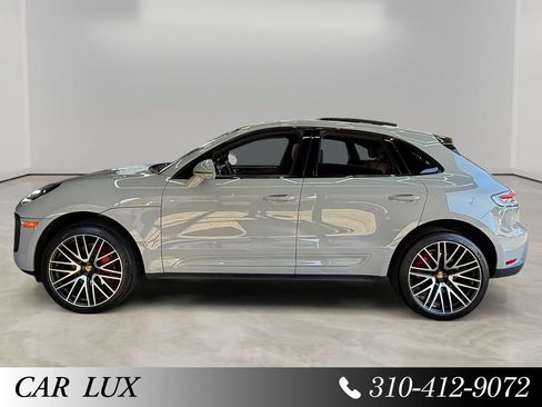 Used 2023 Porsche Macan AWD/4WD image 2