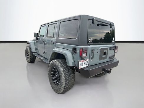 Used 2015 Jeep Wrangler Unlimited Sahara w/ Connectivity Group AWD/4WD image 6