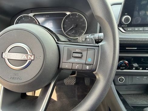 Used 2023 Nissan Rogue SV AWD/4WD image 21