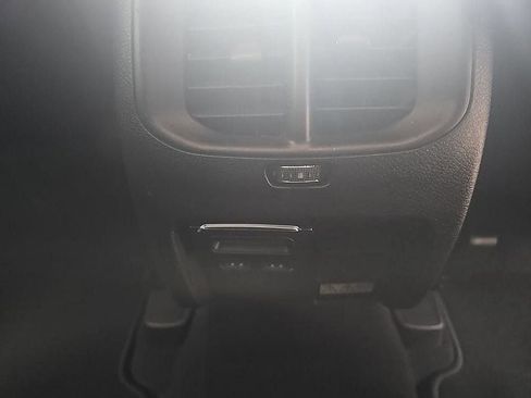 Used 2019 Jeep Cherokee Limited AWD/4WD image 35